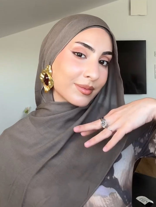Hijab-Styling: Diese Bindetechniken sind 2025  im Trend